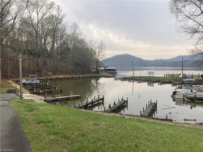 /international/us/217-pinecrest-circle-troy-nc-110094794924/