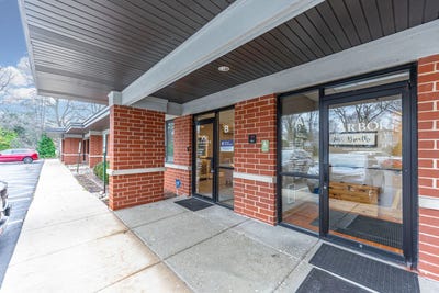 /international/us/850-s-mchenry-avenue-crystal-lake-il-110103895547/