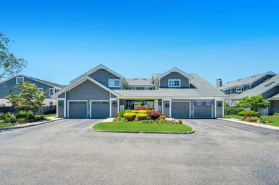 /international/us/118-e-midland-pond-court-moriches-ny-110108919538/