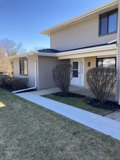 /international/us/166-chatham-court-bloomingdale-il-110106720181/