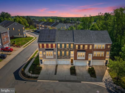 /international/us/2627-glenriver-way-woodbridge-va-110107508080/