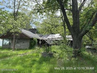 /international/us/6-sumter-avenue-guilderland-ny-110099892448/