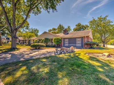 /international/us/1240-warrington-road-deerfield-il-110094965445/