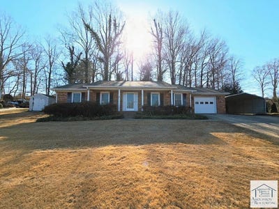 /international/us/237-sherwood-circle-ridgeway-va-110105054877/