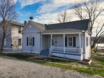 /international/us/137-lagrange-street-pulaski-va-110106783939/