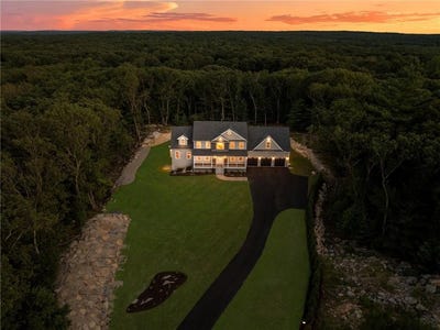 /international/us/35-beech-crest-road-east-greenwich-ri-110107053066/