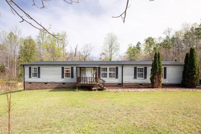 /international/us/305-whispering-oaks-drive-lexington-nc-110107309406/