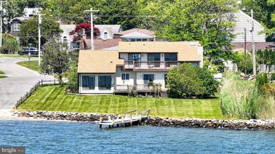 /international/us/208-salisbury-street-rehoboth-beach-de-110108393845/