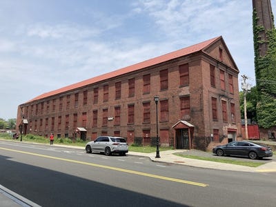 /international/us/107-lyman-st-holyoke-ma-110100564051/