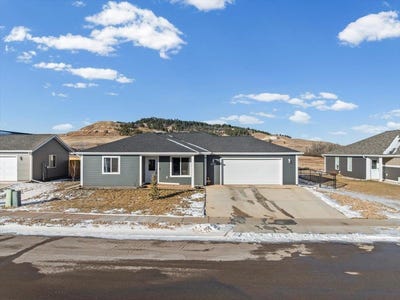 /international/us/6148-orion-street-spearfish-sd-110105237646/