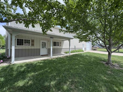 /international/us/590-lakeshore-dr-mccook-lake-sd-110108469522/