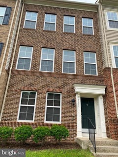 /international/us/9003-phita-lane-manassas-park-va-110108608370/
