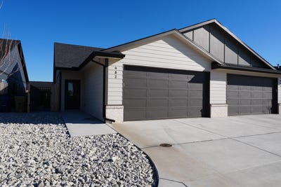 /international/us/482-e-hayes-st-valley-center-ks-110106351685/