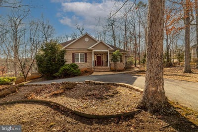 /international/us/3-albano-court-palmyra-va-110106155861/