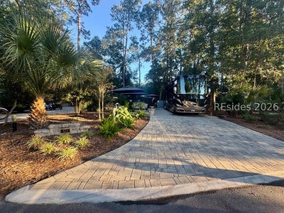 /international/us/133-arrow-road-hilton-head-island-sc-110120555505/