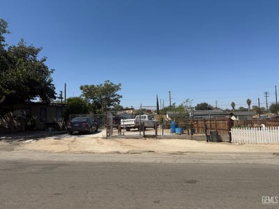 /international/us/411-rose-avenue-taft-ca-110102095749/