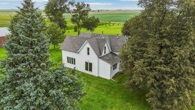 /international/us/16065-640th-avenue-nevada-ia-110119585142/