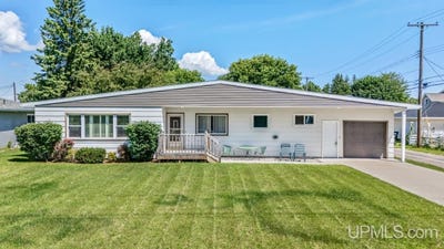 /international/us/1914-10th-s-escanaba-mi-110101052105/
