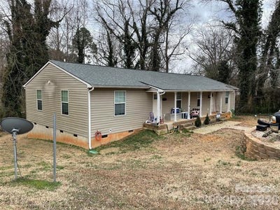 /international/us/113-sunset-drive-clover-sc-110108653969/