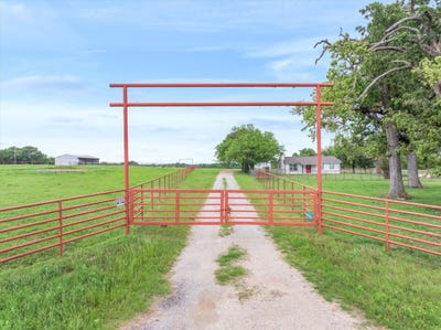 /international/us/10266-county-road-1200-athens-tx-110107662469/