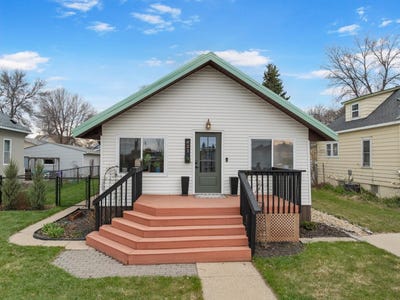 /international/us/421-2nd-st-ne-minot-nd-110107891049/