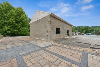 /international/us/2704-lincoln-way-white-oak-pa-110099103225/