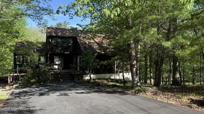 /international/us/5375-woodbridge-drive-e-bushkill-pa-110108174961/
