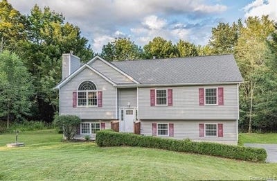 /international/us/86-maples-road-middletown-ny-110108437958/