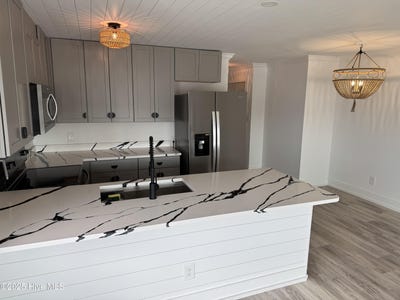 /international/us/519-canal-drive-carolina-beach-nc-110100893065/?lang=en