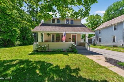 /international/us/235-maple-street-corinth-ny-110108573174/?lang=it