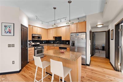 /international/us/500-e-grant-street-minneapolis-mn-110105801076/