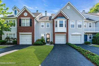 /international/us/9-beacon-court-holmdel-nj-110108334074/