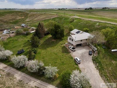 /international/us/1881-w-113-n-idaho-falls-id-110108964395/