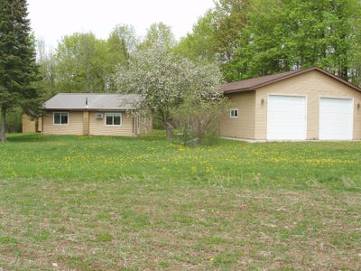 /international/us/w9002-moonshine-alley-catawba-wi-110108466938/