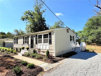 /international/us/8024-airport-road-quinton-va-110110278864/