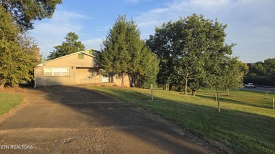 /international/us/1206-peachtree-st-sweetwater-tn-110120466793/