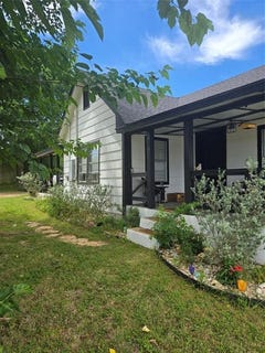 /international/us/210-e-4th-street-keene-tx-110101141739/