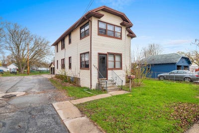 /international/us/1235-chicago-street-green-bay-wi-110108361374/