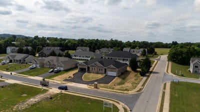 /international/us/5-meriwether-cir-stuarts-draft-va-110107383301/