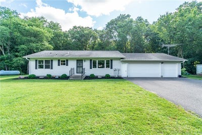 /international/us/2318-30th-avenue-elk-mound-wi-110101053979/