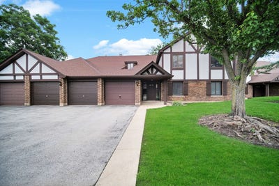 /international/us/1651-dover-court-wheaton-il-110108936639/