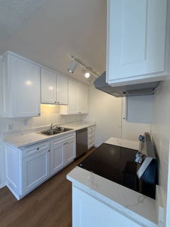 /international/us/117-w-avenida-de-los-arboles-thousand-oaks-ca-110082703214/