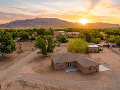 /international/us/480-paseo-dulcelina-road-corrales-nm-110120092971/