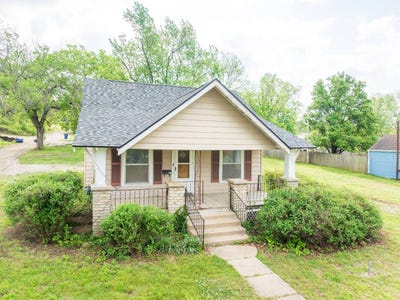 /international/us/708-n-montgomery-st-sedan-ks-110107481377/