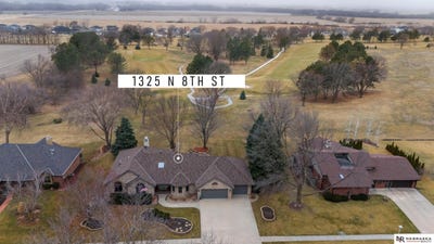 /international/us/1325-n-8th-street-seward-ne-110106320475/