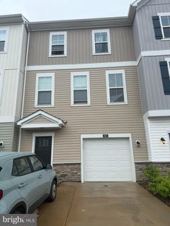 /international/us/602-cherryview-drive-fredericksburg-va-110099632768/