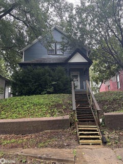 /international/us/432-may-avenue-burlington-ia-110110298785/