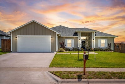 /international/us/101-webb-street-odem-tx-110108167561/