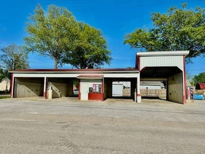 /international/us/607-w-main-st-robinson-il-110107638155/