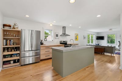 /international/us/1152-hopkins-hill-road-hardwick-vt-110107982898/